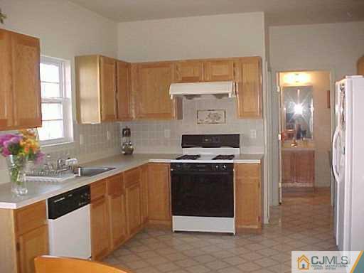27 Champlain Road Monmouth Junction, NJ 08852 - Photo 7 of 8 Gallery Image 7