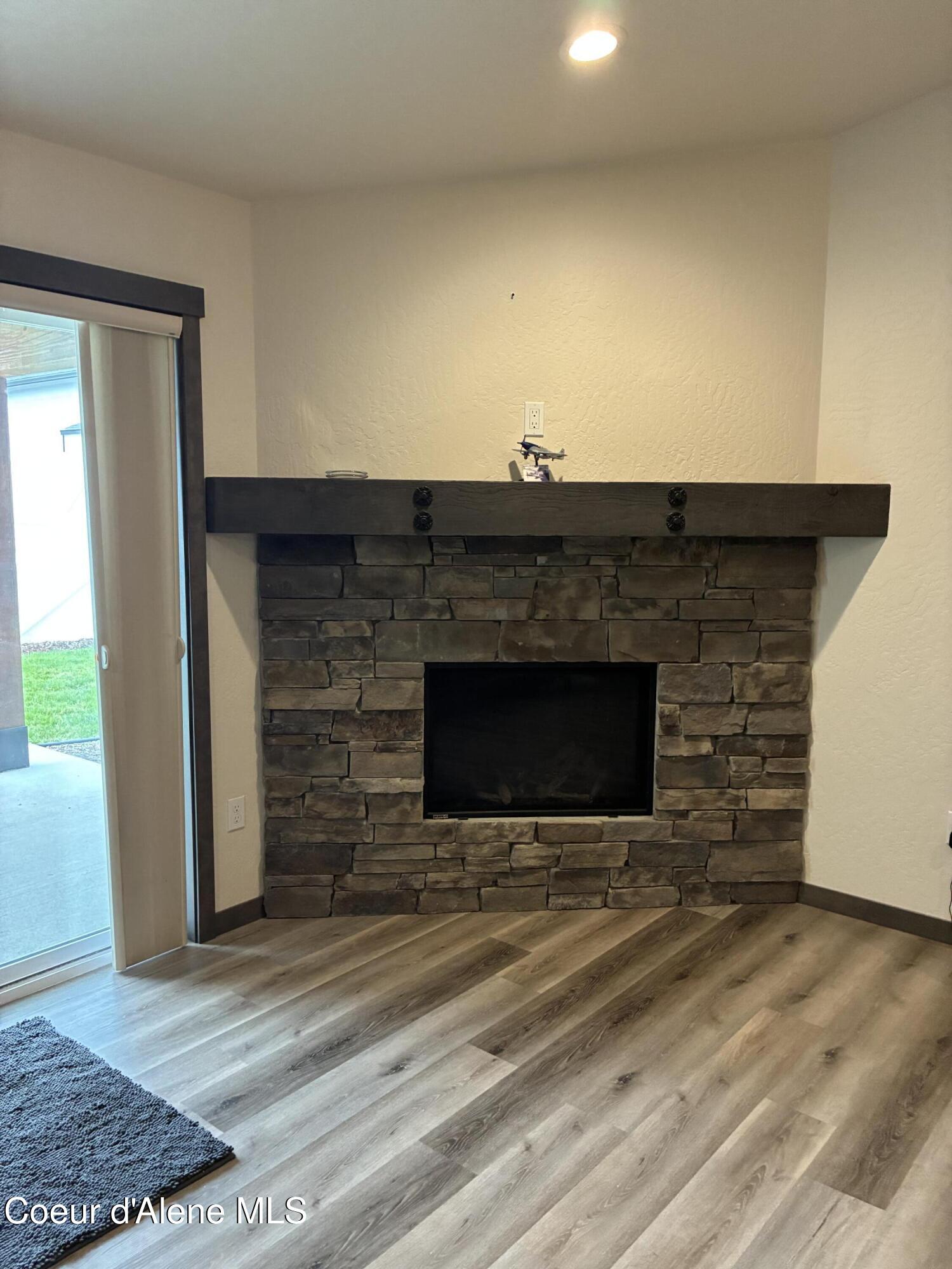 9060 West Oats Avenue Rathdrum, ID 83858 - Photo 9 of 28 GAS FIREPLACE