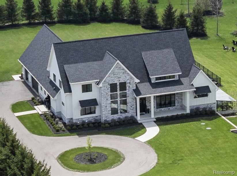 8439 Holcomb Road Clarkston, MI 48348 - Photo 4 of 64