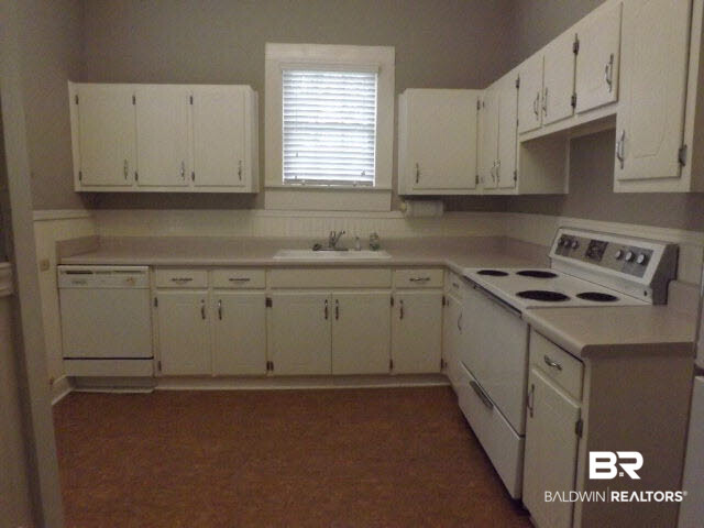 412 Evergreen Avenue Brewton, AL 36426 - Photo 9 of 14