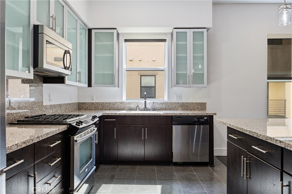 190 West 3rd Street Santa Ana, CA 92701 - Photo 7 of 18 Kitchen