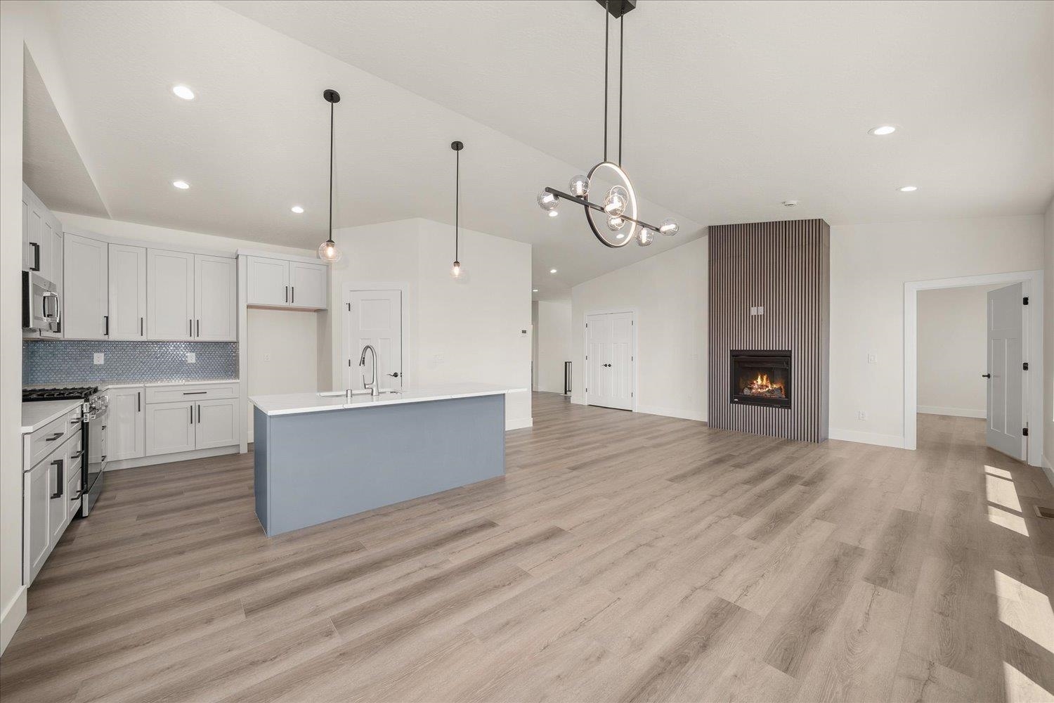 4217 West Tolliver Court Spokane, WA 99208 - Photo 9 of 39