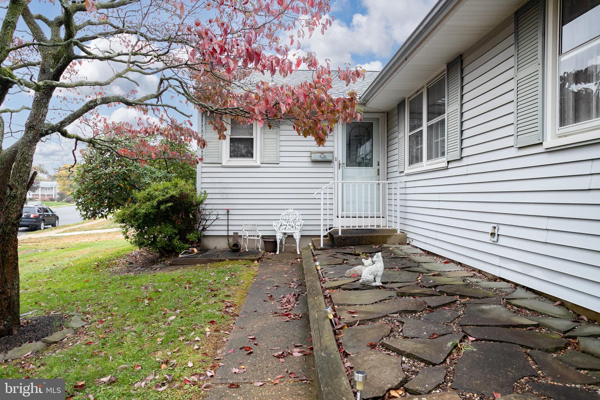 41 Wolf Drive Hamilton, NJ 08610 - Photo 3 of 7