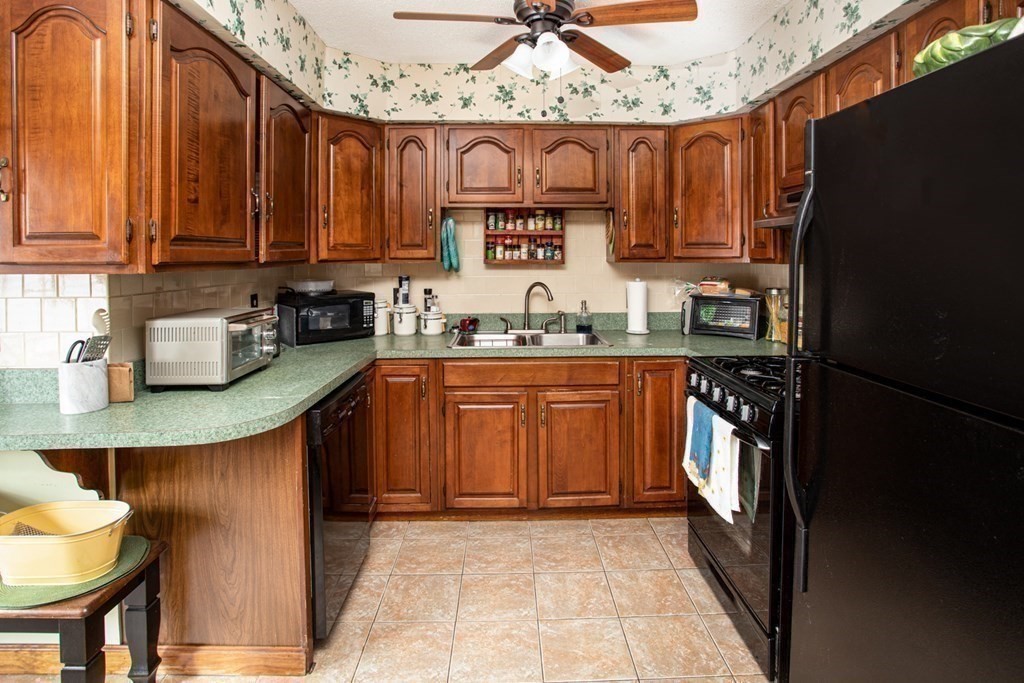 980 Wilson Road, Unit 3C Fall River, MA 02720 - Photo 6 of 25 Gallery Image 6