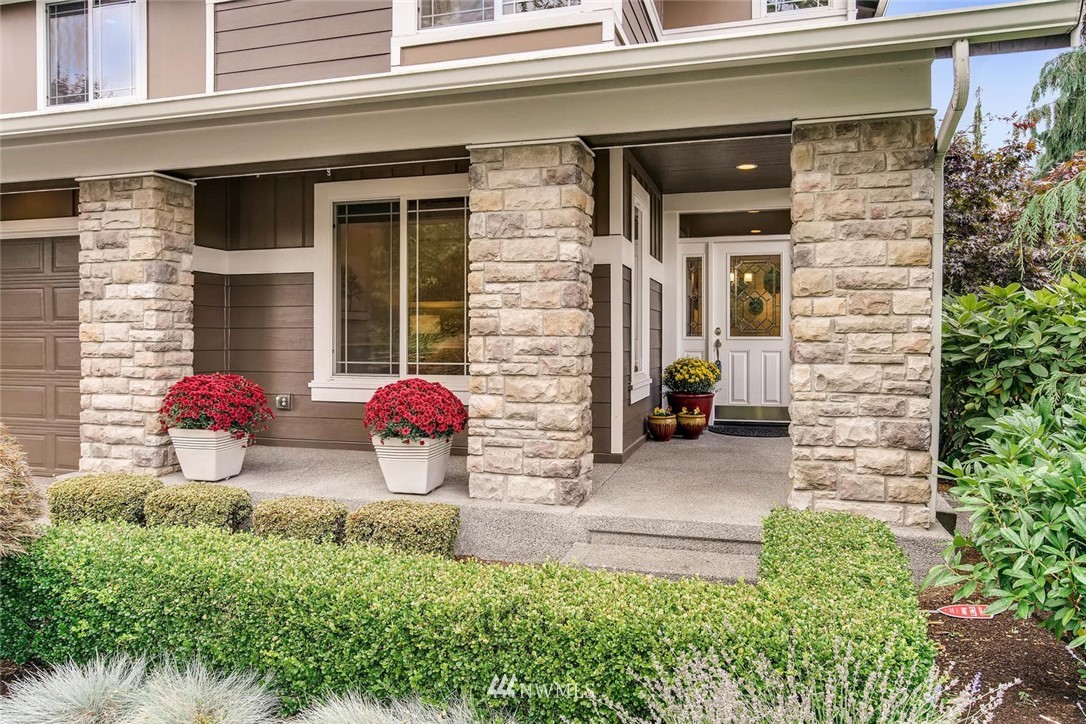 5421 Northeast 3rd Street Renton, WA 98059 - Photo 3 of 25