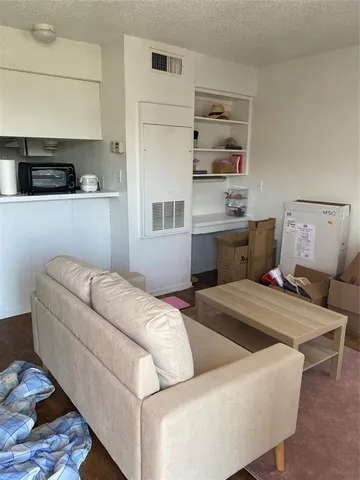 $1,100 | 2808 Whitis Avenue, Unit C306, Austin, TX 78705