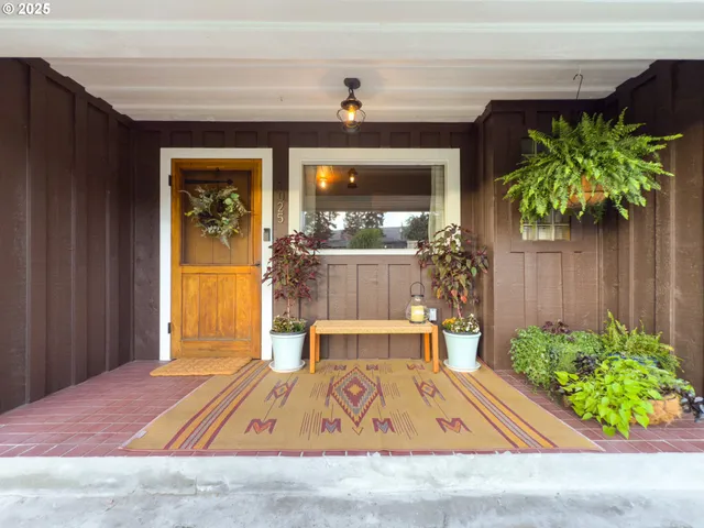 a view of a entryway door of the house