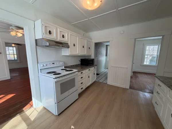 $2,200 | 78 Central Street, Brattleboro, VT 05301