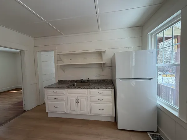 $2,200 | 78 Central Street, Brattleboro, VT 05301