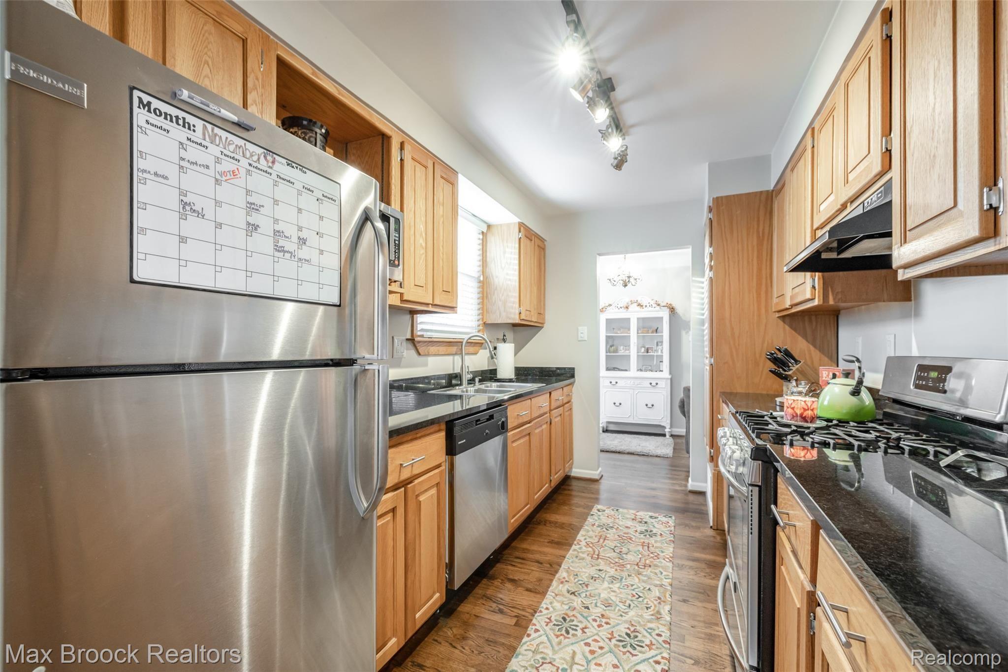 1295 Harvard Road Berkley, MI 48072 - Photo 7 of 25 2E2A7684.jpg