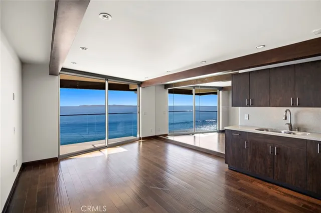 $5,400 | 609 Sleepy Hollow Lane, Unit 18, Laguna Beach, CA 92651