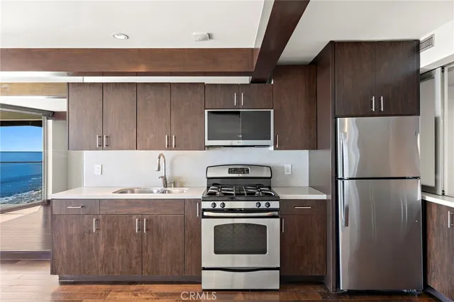 $5,400 | 609 Sleepy Hollow Lane, Unit 18, Laguna Beach, CA 92651