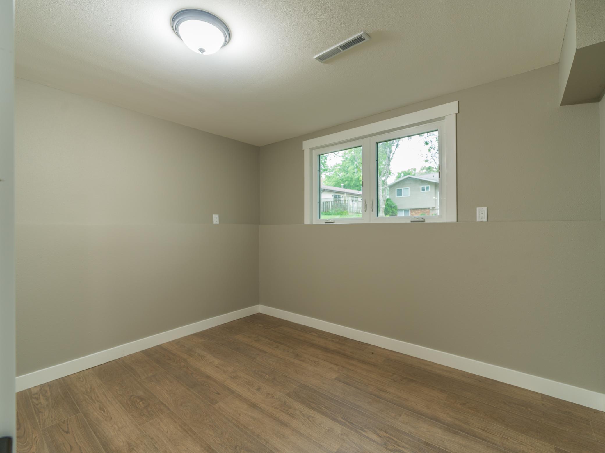 1208 Crestview Road Albert Lea, MN 56007 - Photo 21 of 24 Gallery Image 21