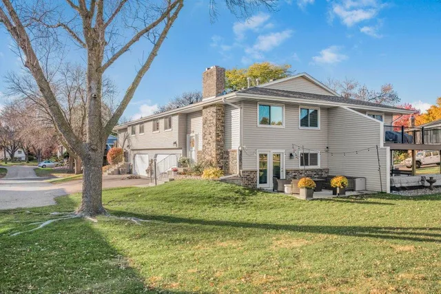 $274,900 | 6942 Ives Lane North, Maple Grove, MN 55369