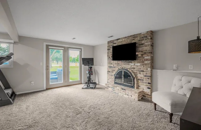 $274,900 | 6942 Ives Lane North, Maple Grove, MN 55369