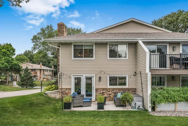 $274,900 | 6942 Ives Lane North, Maple Grove, MN 55369