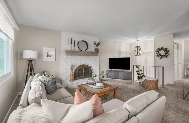 $274,900 | 6942 Ives Lane North, Maple Grove, MN 55369