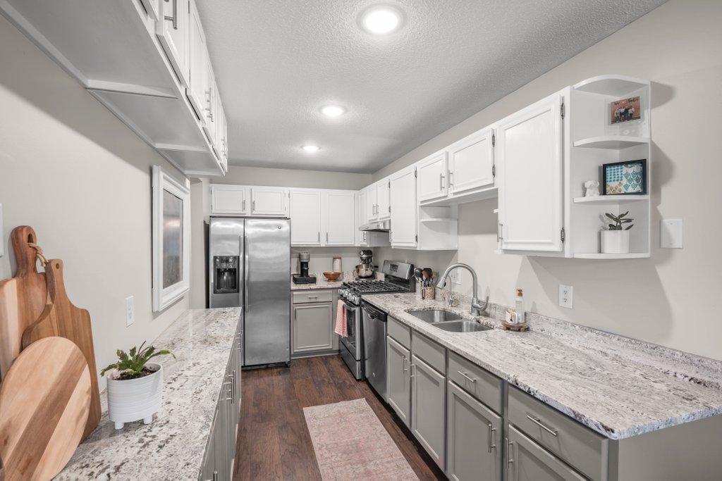 6942 Ives Lane North Maple Grove, MN 55369 - Photo 5 of 21