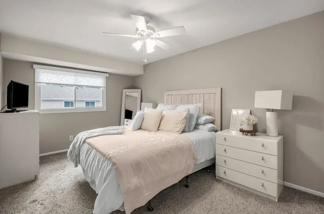 $274,900 | 6942 Ives Lane North, Maple Grove, MN 55369