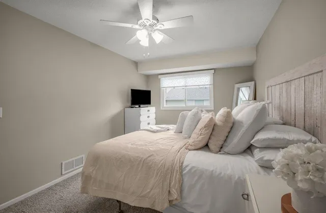 $274,900 | 6942 Ives Lane North, Maple Grove, MN 55369