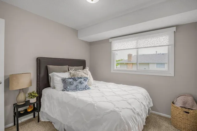 $274,900 | 6942 Ives Lane North, Maple Grove, MN 55369