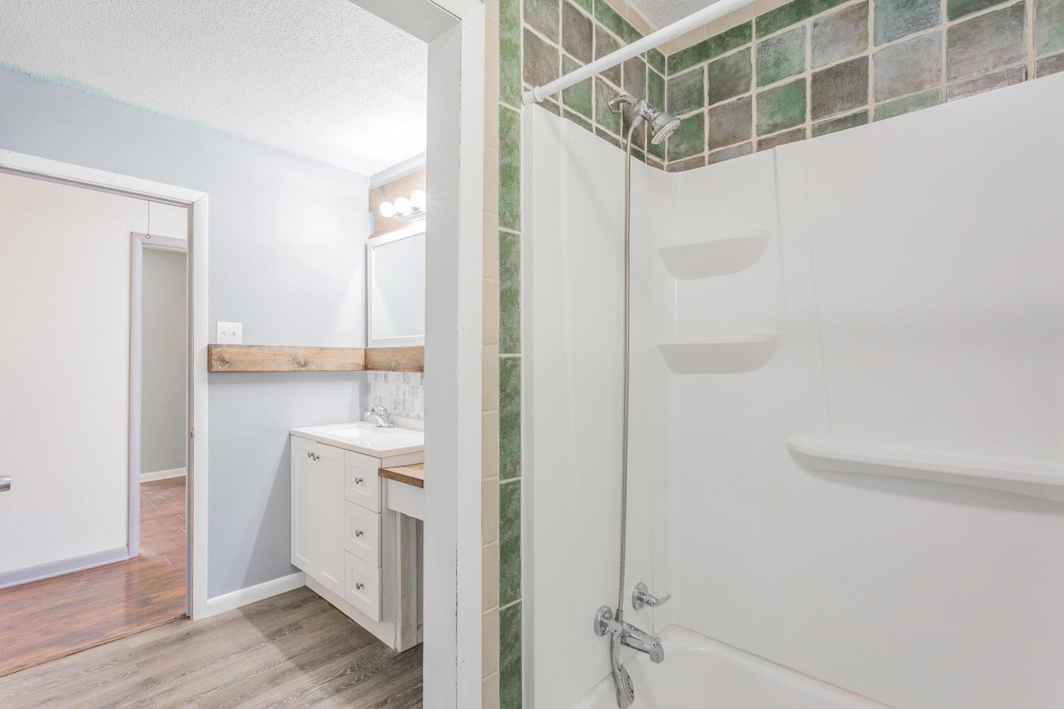 1144 Ridgeway Road LaFayette, GA 30728 - Photo 21 of 46 Large bath