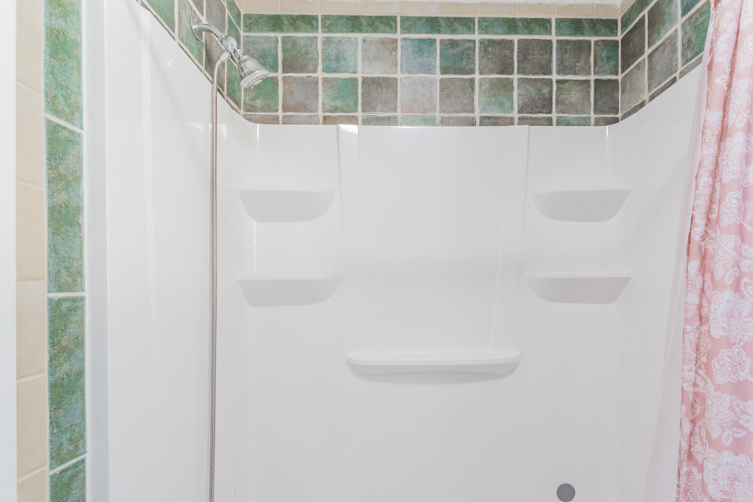 1144 Ridgeway Road LaFayette, GA 30728 - Photo 24 of 46 Tub shower