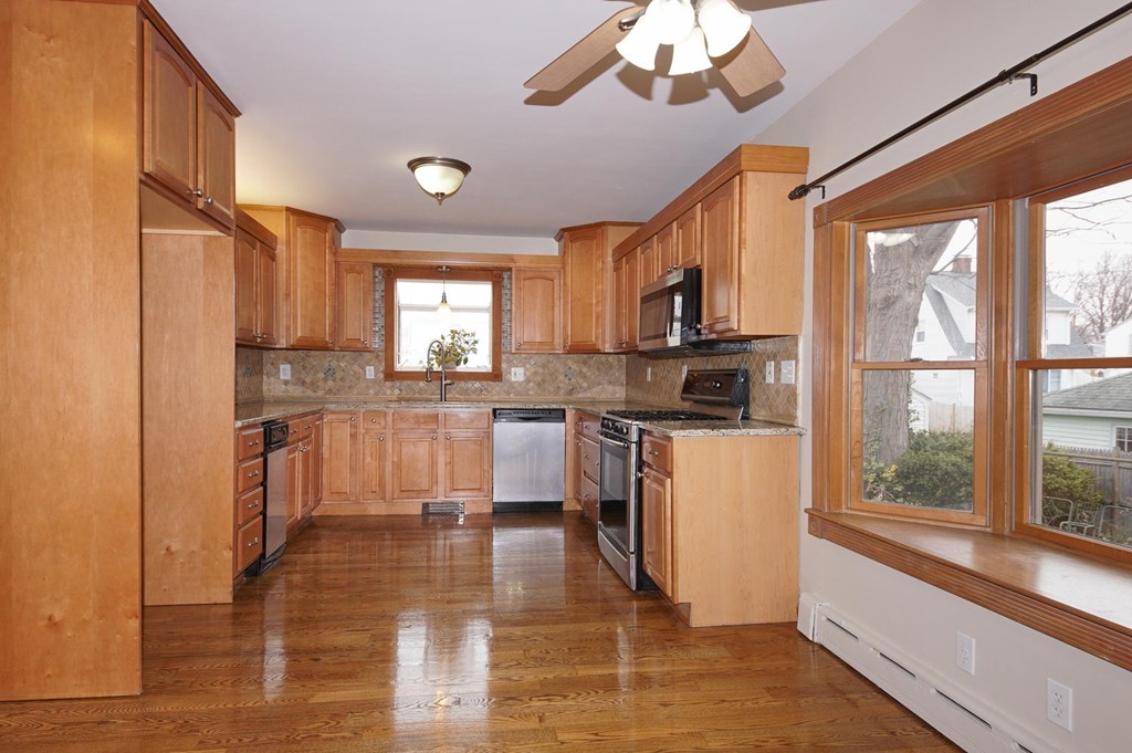 90 Beal Road Waltham, MA 02453 - Photo 8 of 27