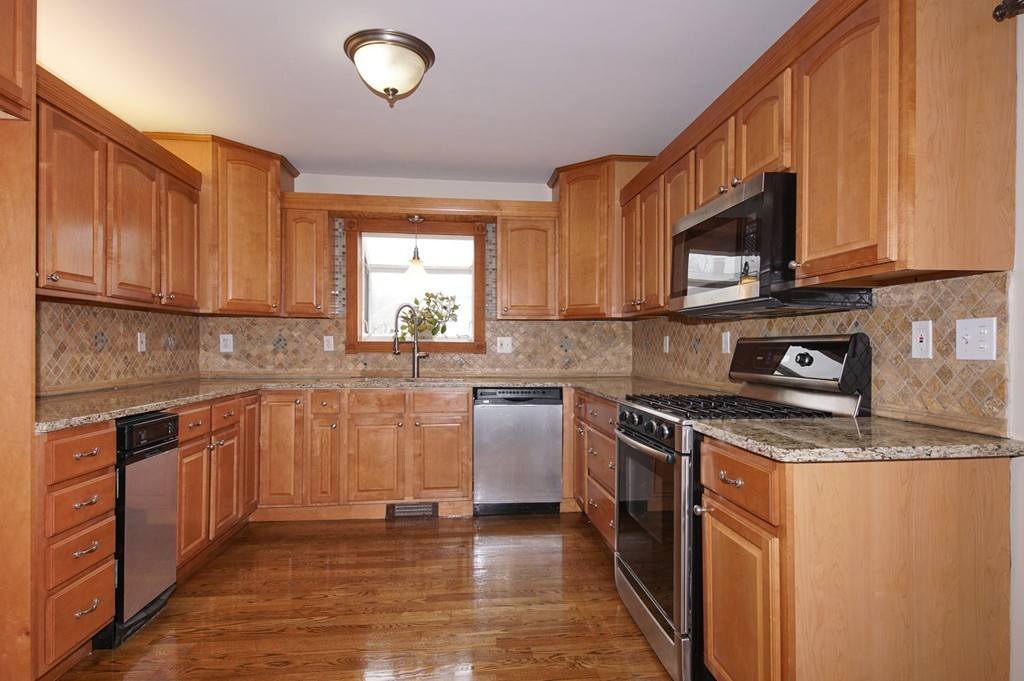 90 Beal Road Waltham, MA 02453 - Photo 10 of 27