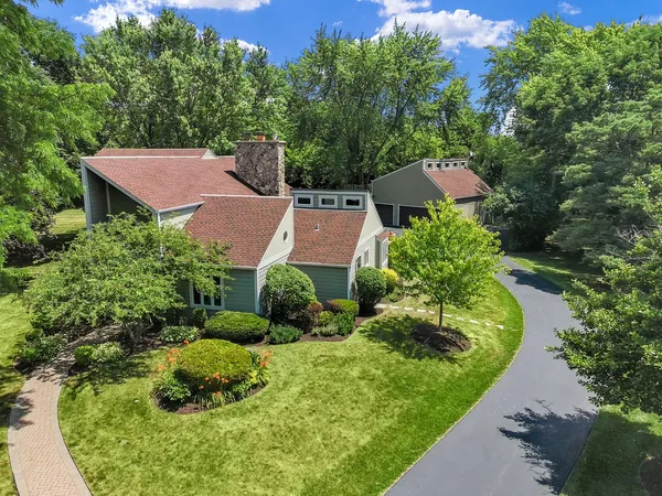 $999,999 | 20785 North Meadows Court, Kildeer, IL 60047