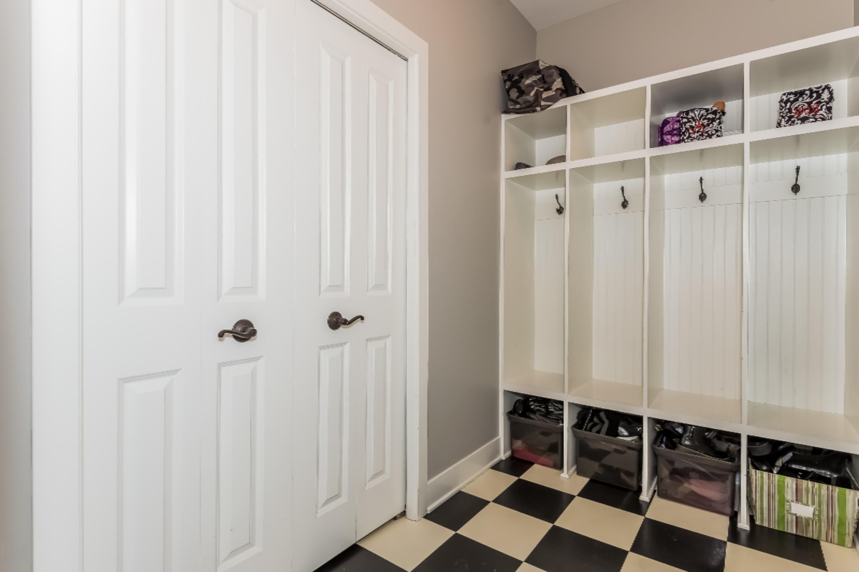 16099 Surrey Way Spring Lake, MI 49456 - Photo 29 of 60 029-Coat_Room-2397613-large