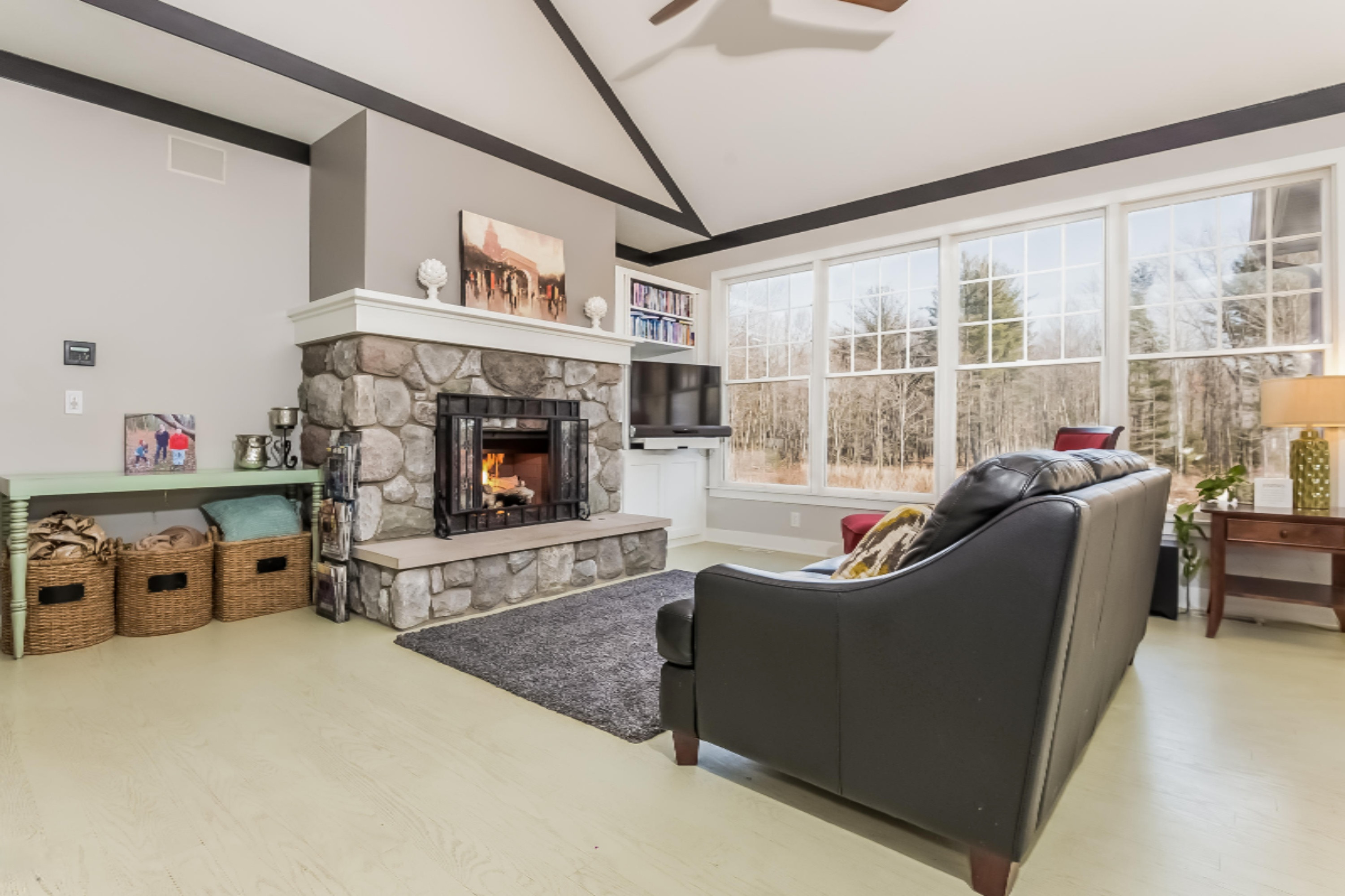 16099 Surrey Way Spring Lake, MI 49456 - Photo 8 of 60 008-Living_Room-2397600-large