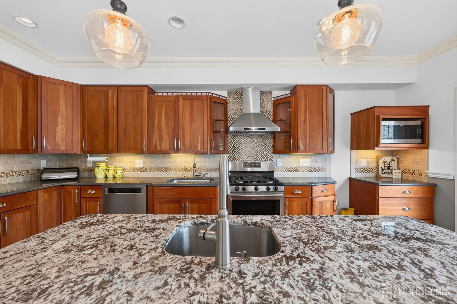 262 Prospect Avenue Dunellen, NJ 08812 - Photo 37 of 65