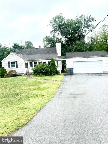 $699,999 | 832 Evanson Road, Hockessin, DE 19707