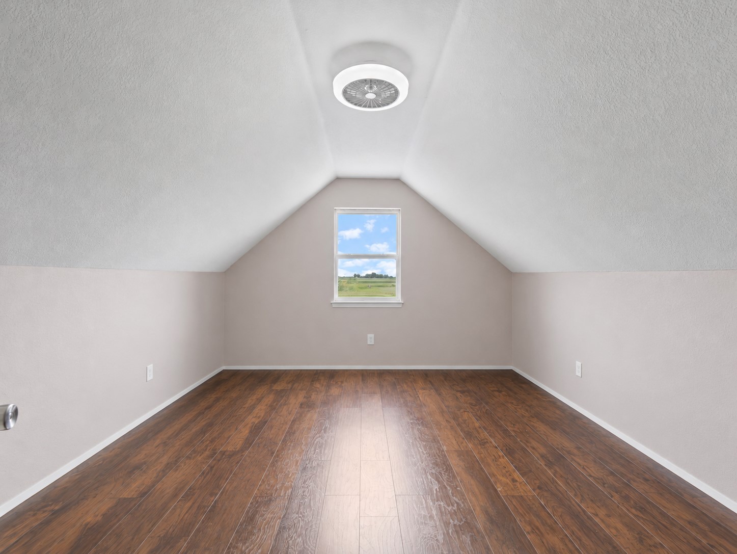 11301 South FM 441 Road El Campo, TX 77437 - Photo 18 of 32 The upstairs flex room could serve as a bedroom or home office.