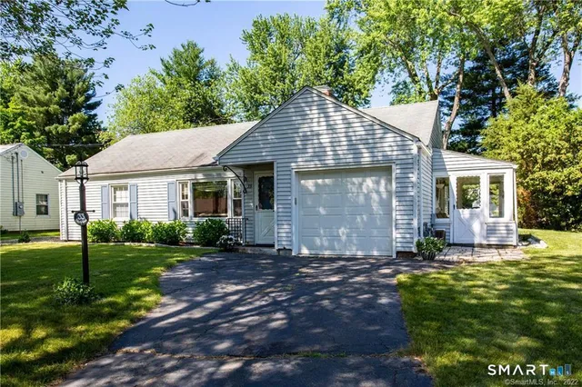 $309,900 | 33 Olney Road, Wethersfield, CT 06109