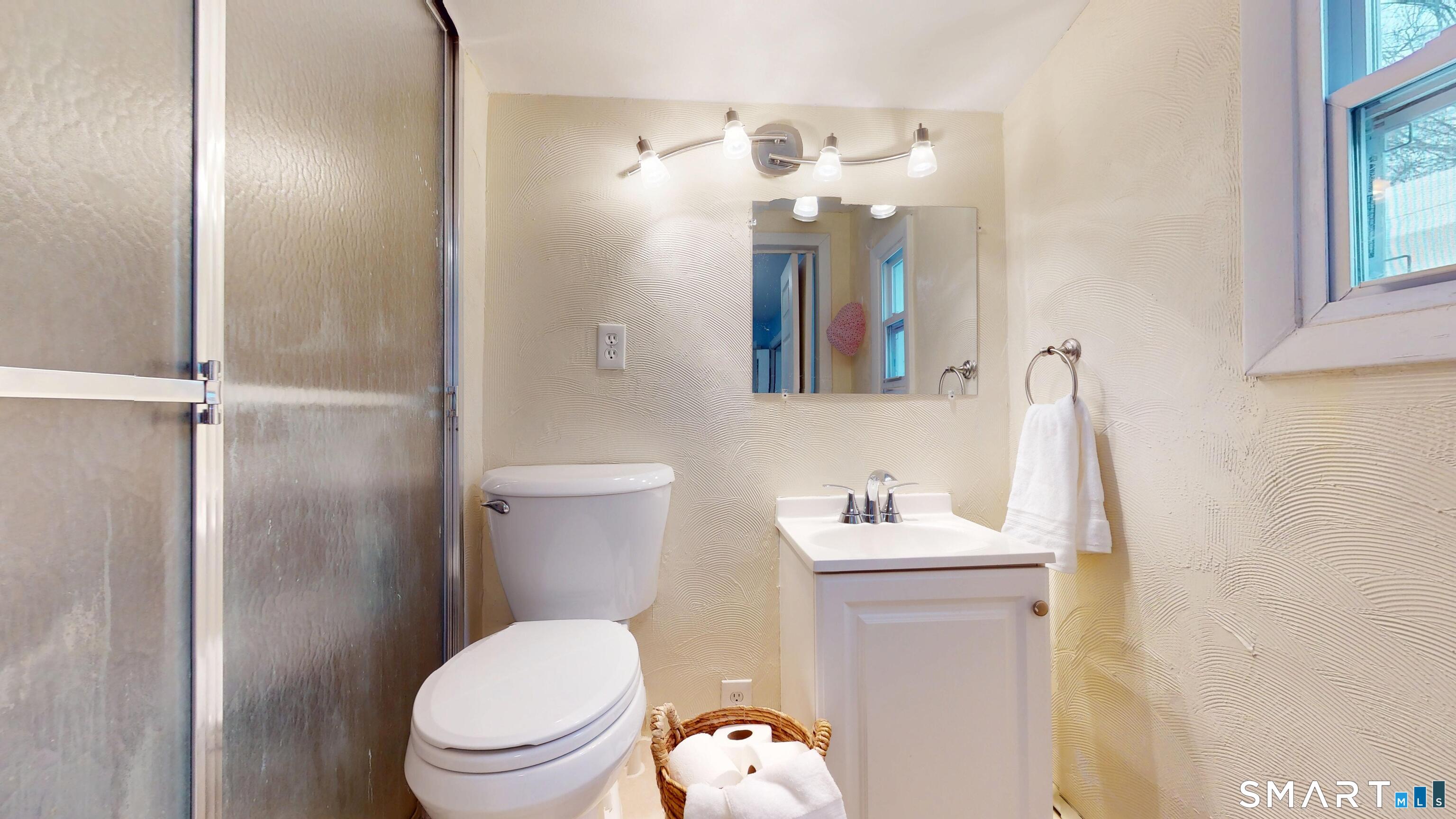 33 Olney Road Wethersfield, CT 06109 - Photo 15 of 27