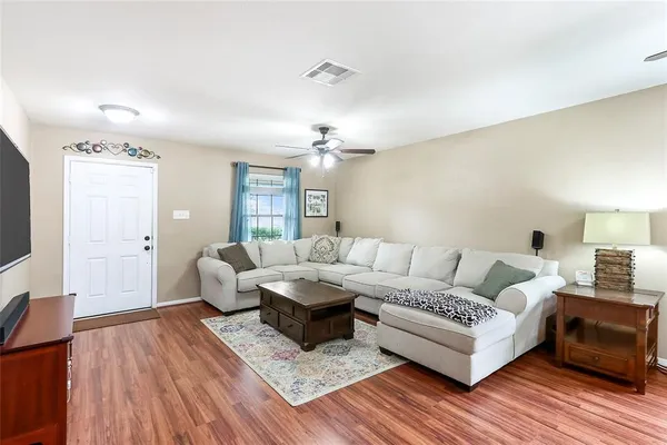 $1,925 | 8022 Yaupon View Drive, Cypress, TX 77433