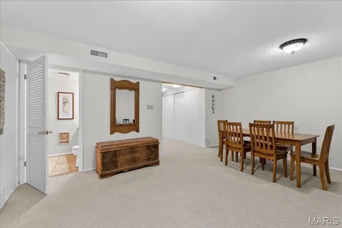 $995,000 | 8019 Crescent Drive, St. Louis, MO 63105