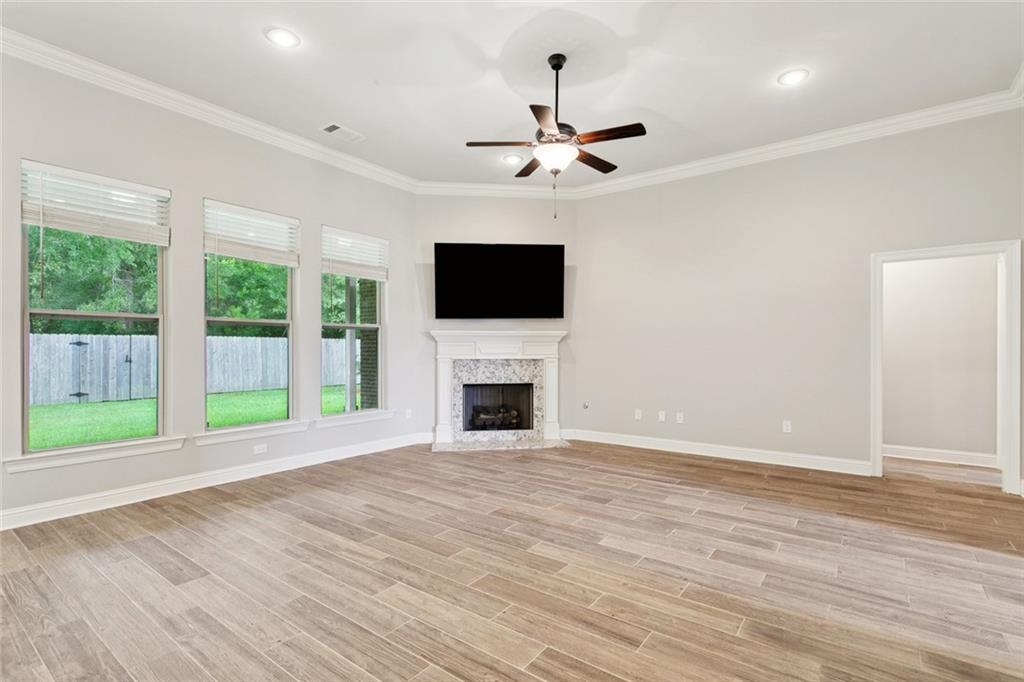 335 Saw Grass Loop Covington, LA 70435 - Photo 3 of 32 Gallery Image 3