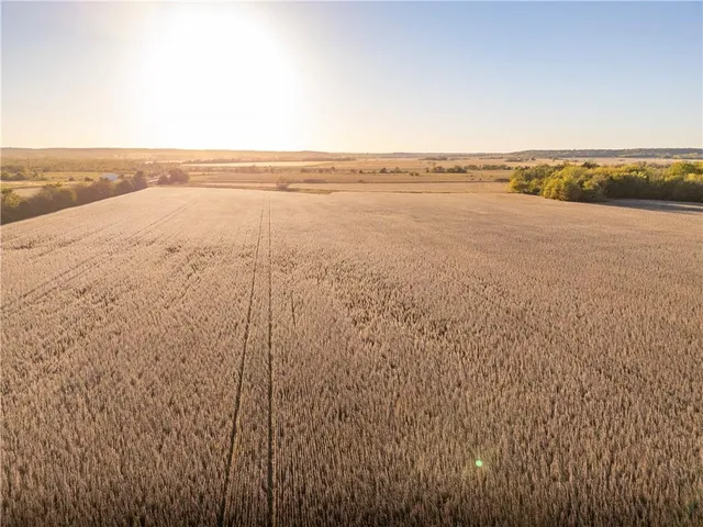 $868,500 | 0 Virginia Road, Kincaid, KS 66039