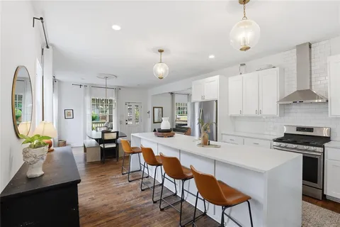 $575,000 | 2108 Washington Avenue, Fort Worth, TX 76110