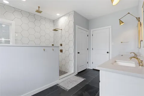 $575,000 | 2108 Washington Avenue, Fort Worth, TX 76110