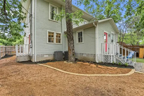 $575,000 | 2108 Washington Avenue, Fort Worth, TX 76110