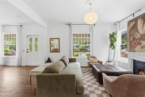 $575,000 | 2108 Washington Avenue, Fort Worth, TX 76110