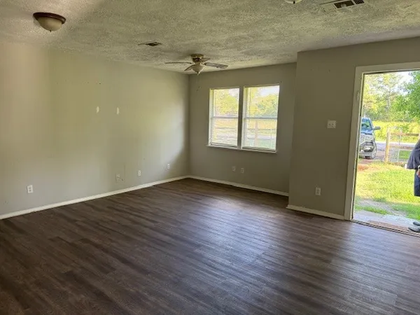 $1,450 | 1208 Glendale Street, Dayton, TX 77535