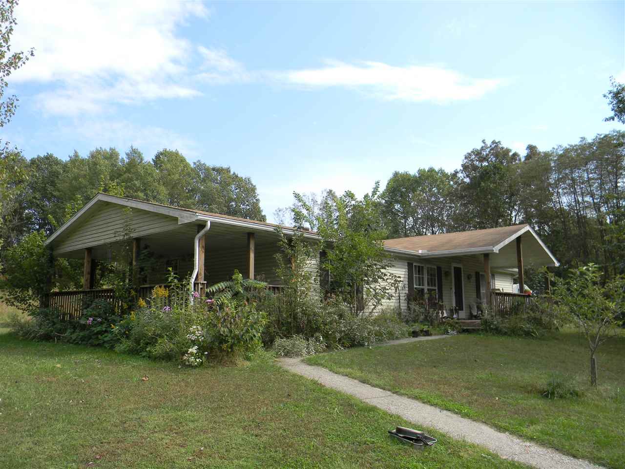 747 Pea Ridge Road Spencer, IN 47460 - Photo 1 of 6
