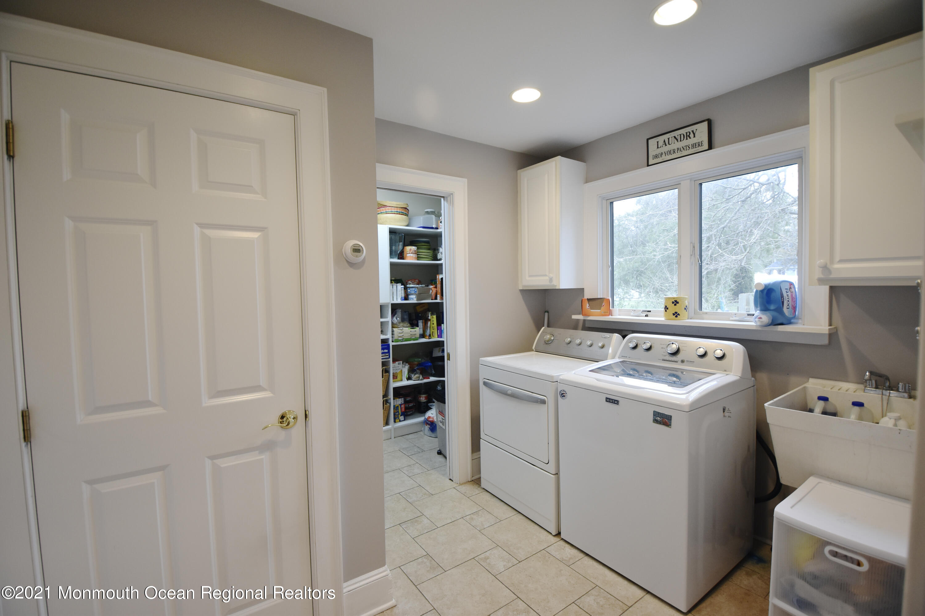 1007 Cedar Lane Brielle, NJ 08730 - Photo 39 of 46 a utility room with dryer and washer