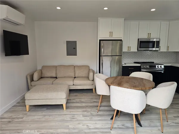 $2,250 | 6885 Shoshonee Way, Unit B, Buena Park, CA 90620