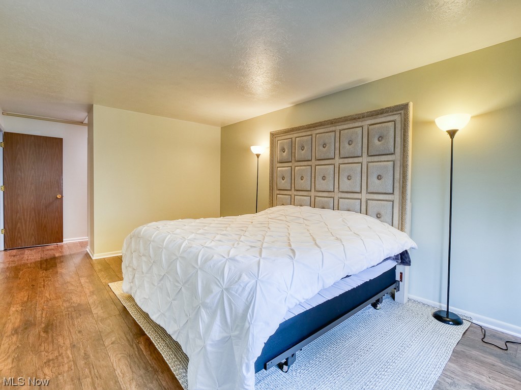 22555 Center Ridge Road, Unit 203 Rocky River, OH 44116 - Photo 15 of 25 Master Bedroom